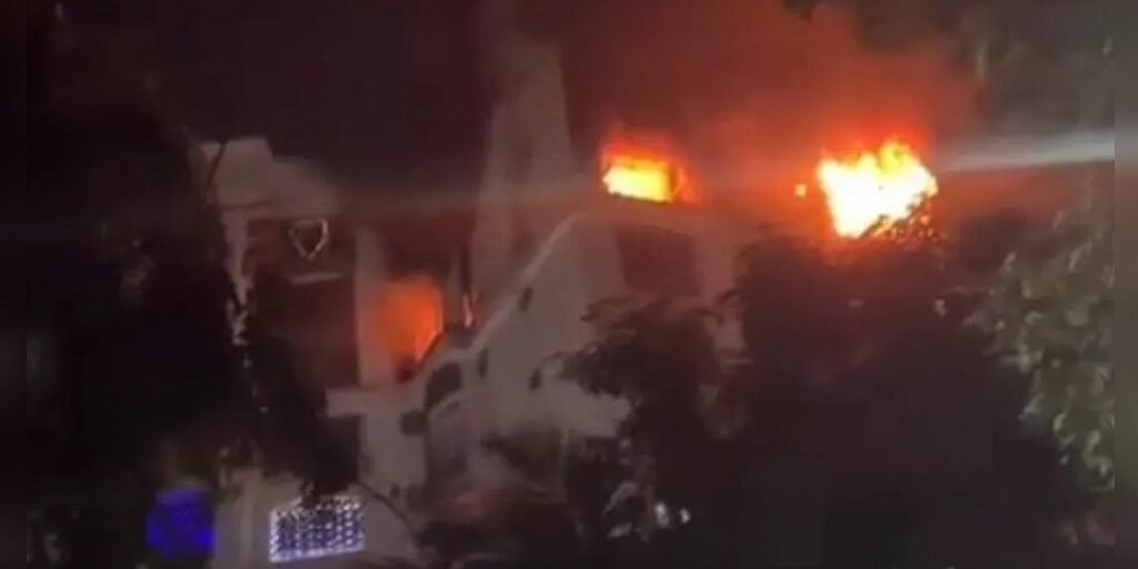 भयानक हादसा: Navi Mumbai बिल्डिंग में भीषण आग, चार लोग जिंदा जले