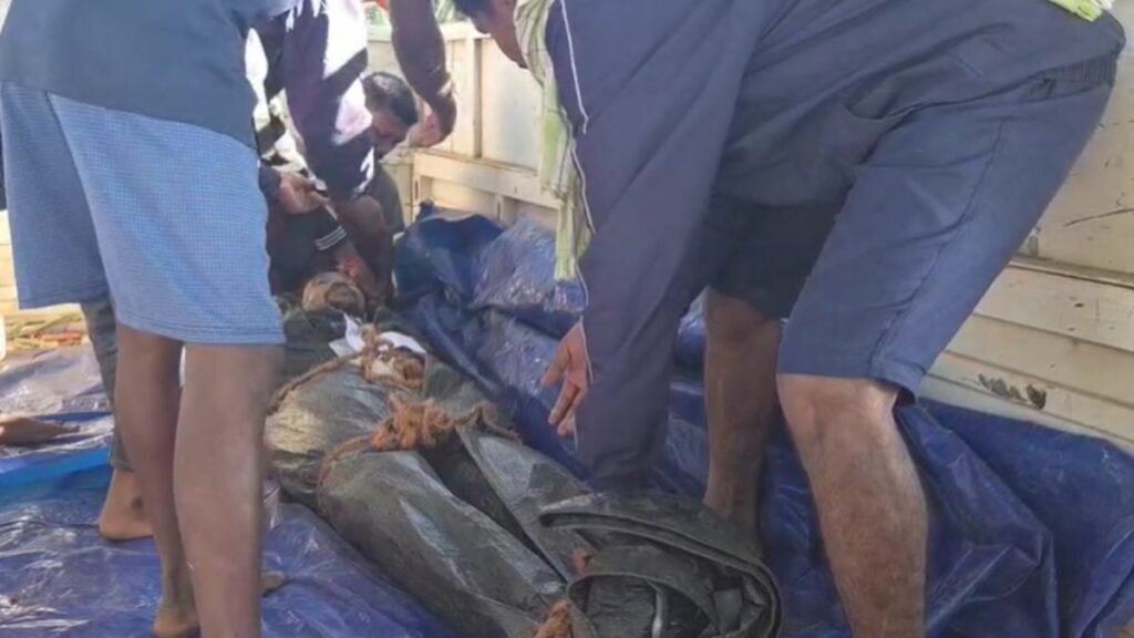 Naxal Encounter: नक्सली कमांडर हिडमा और पत्नी राजे का शव 2 दिन बाद पहुंचा गांव, आज होगा अंतिम संस्कार