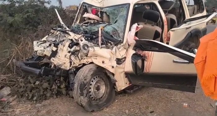 CG News: तेज रफ्तार ने ली पाँच जानें, ट्रक और स्कॉर्पियो की भीषण टक्कर में तीन की हालत नाजुक
