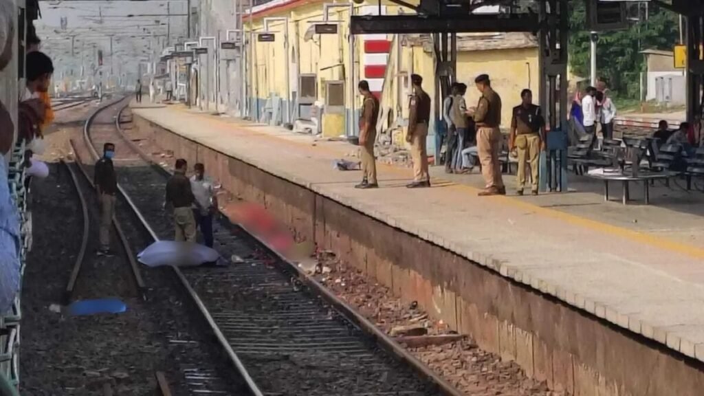 Mirzapur Accident: यूपी के मिर्जापुर में बड़ा रेल हादसा, ट्रेन की चपेट में आने से कई यात्रियों की जान गई