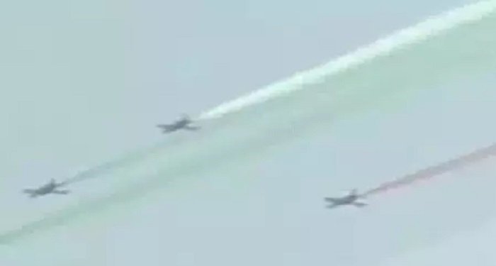 Suryakiran Air Show: नवा रायपुर एयर शो में आसमान में तिरंगे का खूबसूरत दृश्य, सूर्यकिरण टीम ने दिया शानदार प्रदर्शन