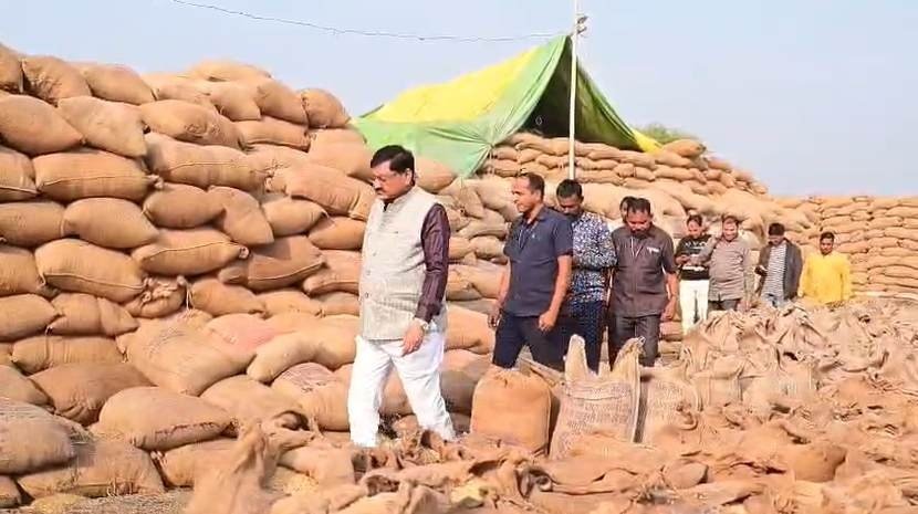 छत्तीसगढ़ में बड़ा धान घोटाला उजागर: 25 हजार MT अवैध धान जब्त, खाद्य मंत्री बघेल ने सख्त एक्शन के दिए निर्देश