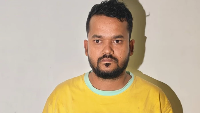 रायपुर पुलिस ने अंतरराष्ट्रीय साइबर ठगी के मुख्य आरोपित विकास नरेन्द्र शुक्ला (32) को महाराष्ट्र के शोलापुर से गिरफ्तार किया