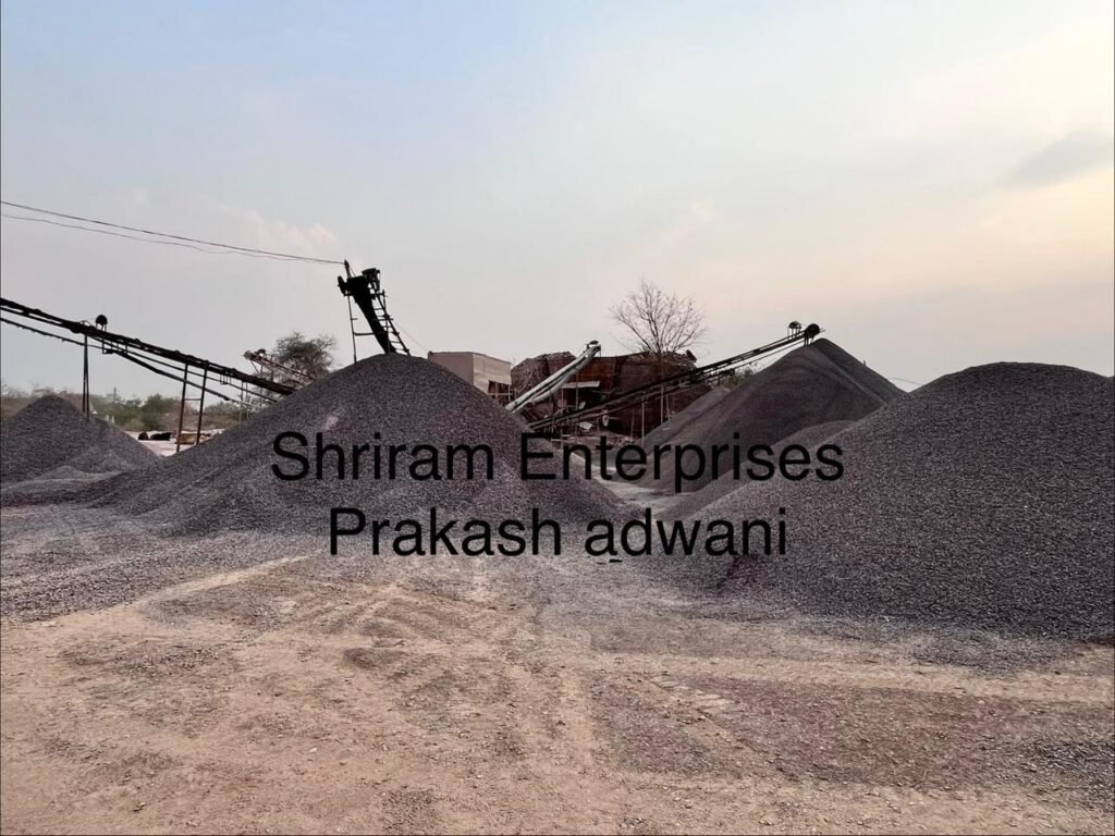 रायपुर कलेक्ट्रेट खनिज विभाग की गिट्टी खदानो पर बड़ी कार्रवाई क्रेशर सील