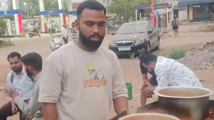 देश को मेडल दिलाने वाला खिलाड़ी सिस्टम से हारा, नौकरी नहीं मिली, छत्तीसगढ़ का यह खिलाड़ी चाय बेचकर पाल रहा परिवार