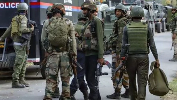 माओवादी हिंसा खत्म होने के बाद छत्तीसगढ़ सरकार बस्तर की सुरक्षा व्यवस्था की समीक्षा कर रही है