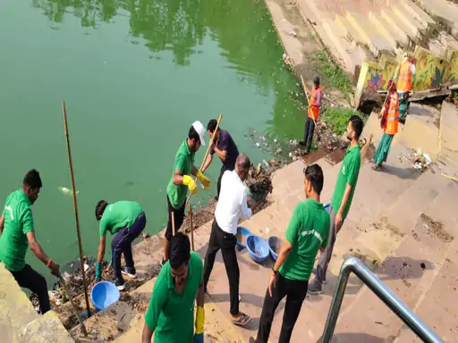 रायपुर में ग्रीन आर्मी का गदही तालाब बचाओ अभियान:13 सप्ताह से जारी, 70 लोगों ने किया श्रमदान, तालाब से निकला भारी कचरा