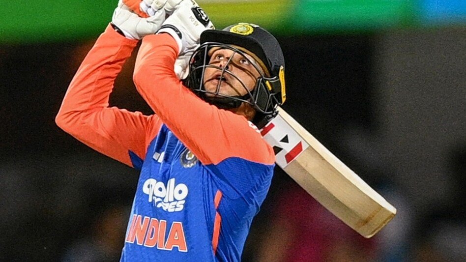 Abhishek Sharma का धमाका: इंग्लैंड के खिलाफ T20I में विस्फोटक पारी, टूटे बड़े-बड़े रिकॉर्ड