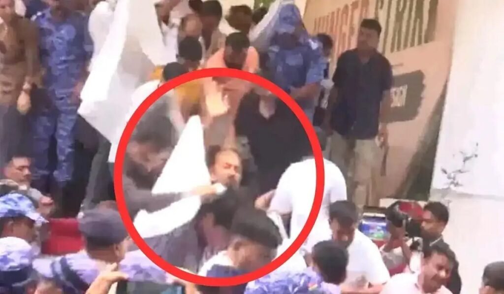 CJP Protest News: सोनम वांगचुक को पुलिस ने अस्पताल पहुंचाया, जंतर-मंतर पर प्रदर्शनकारियों को हटाया गया; भारी पुलिस बल तैनात