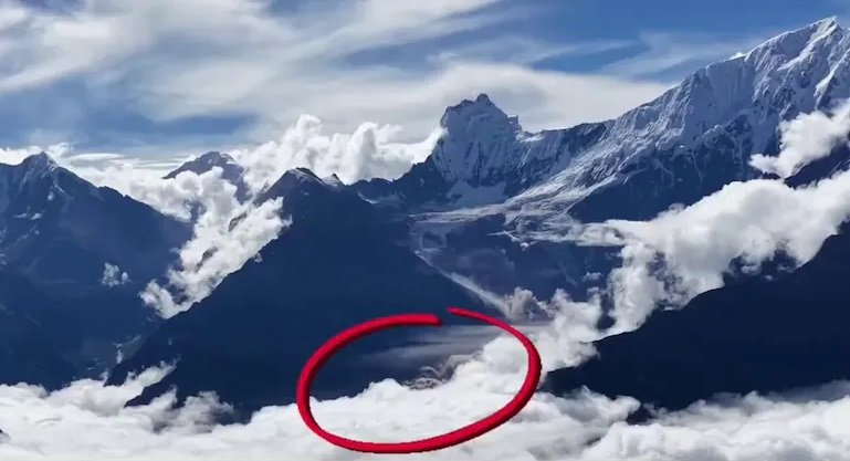 Nepal Flood News: ग्लेशियर ढहा और मची जलप्रलय! नेपाल की तबाही का Video आया सामने, देखिए आखिर हुआ क्या था
