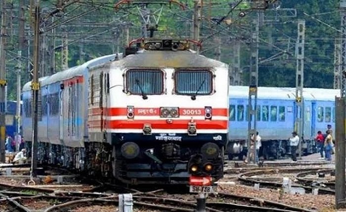 Railway Special Train: रेलवे की बड़ी सौगात! छत्तीसगढ़ के लिए चलेगी प्रयागराज-विशाखापट्टनम स्पेशल ट्रेन, जानें पूरा शेड्यूल